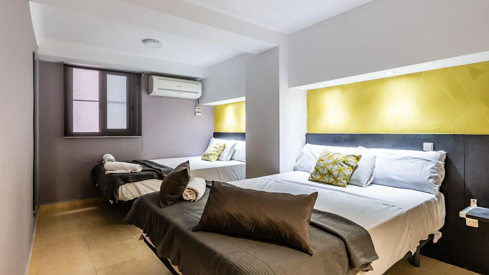 Sun & Moon Hostel Barcelona