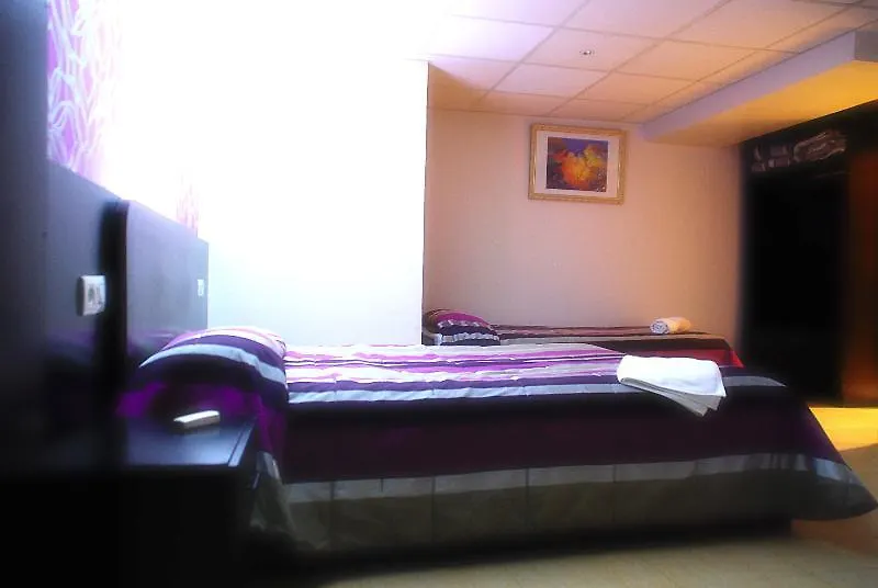 Sun & Moon Hostel Barcelona