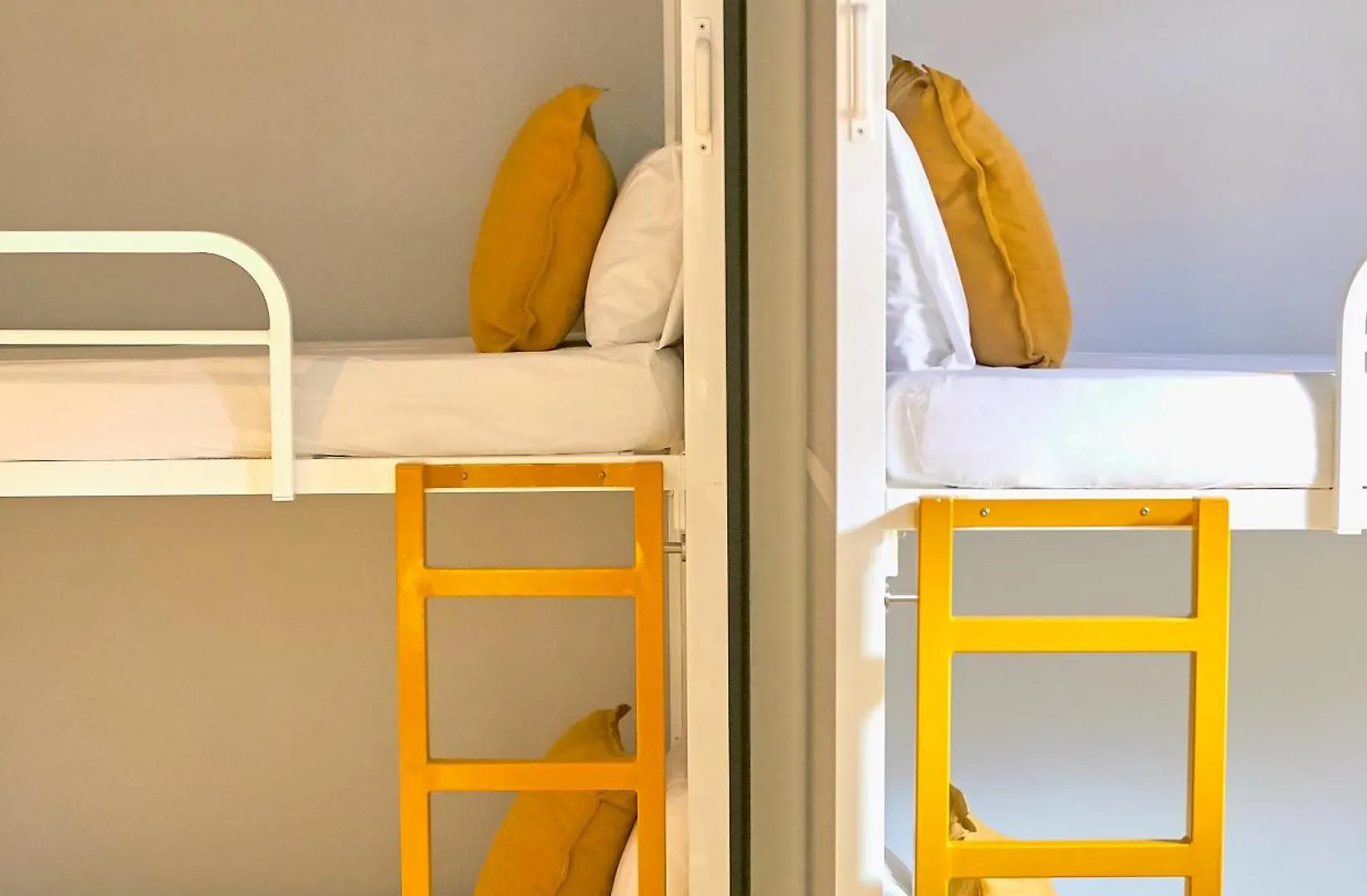 Sun & Moon Hostel Barcelona