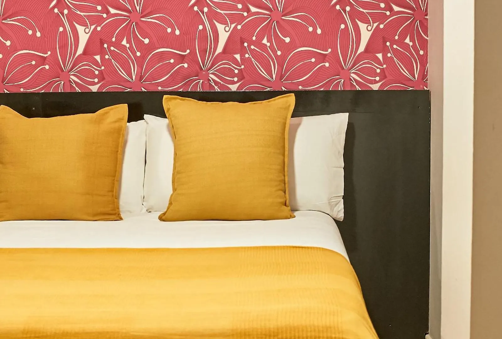Sun & Moon Hostel Barcelona