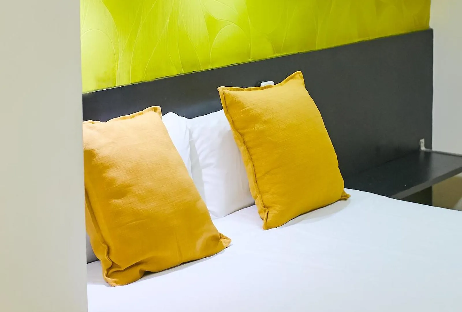 Sun & Moon Hostel Barcelona