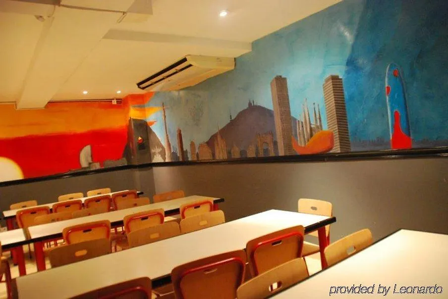 Sun & Moon Hostel Barcelona