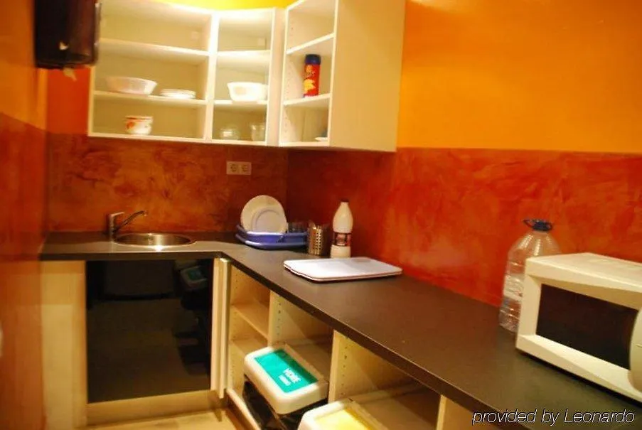 Sun & Moon Hostel Barcelona