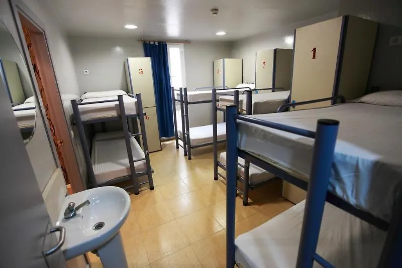 Sun & Moon Hostel Barcelona