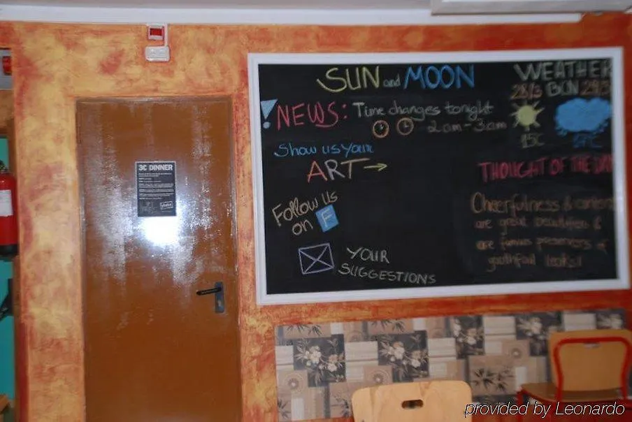 Sun & Moon Hostel Barcelona