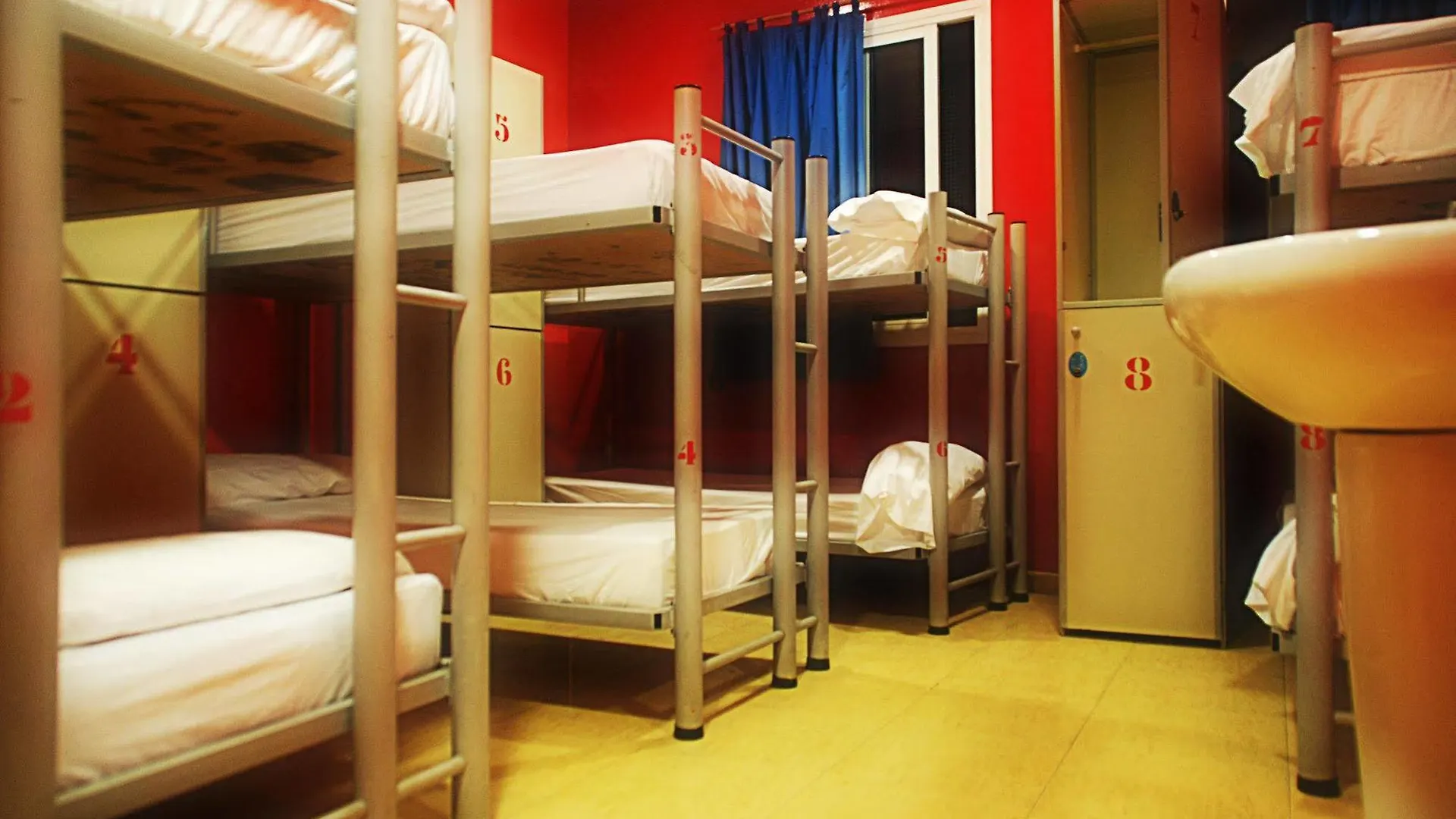 Sun & Moon Hostel Barcelona 0*,  Španělsko